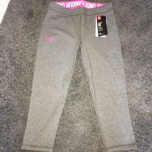 Gray UnderArmour Cropped Leggings